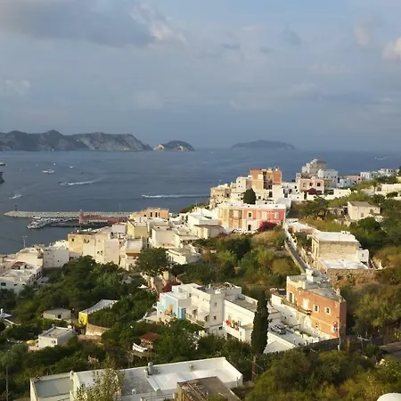 Glicine Penzion Ponza